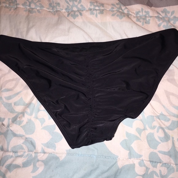 Triangle Style Bikini Set - Picture 4 of 5