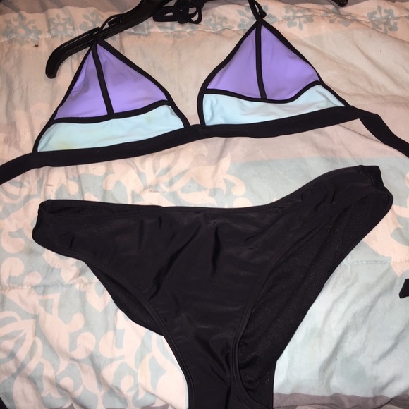 Triangle Style Bikini Set - Picture 5 of 5