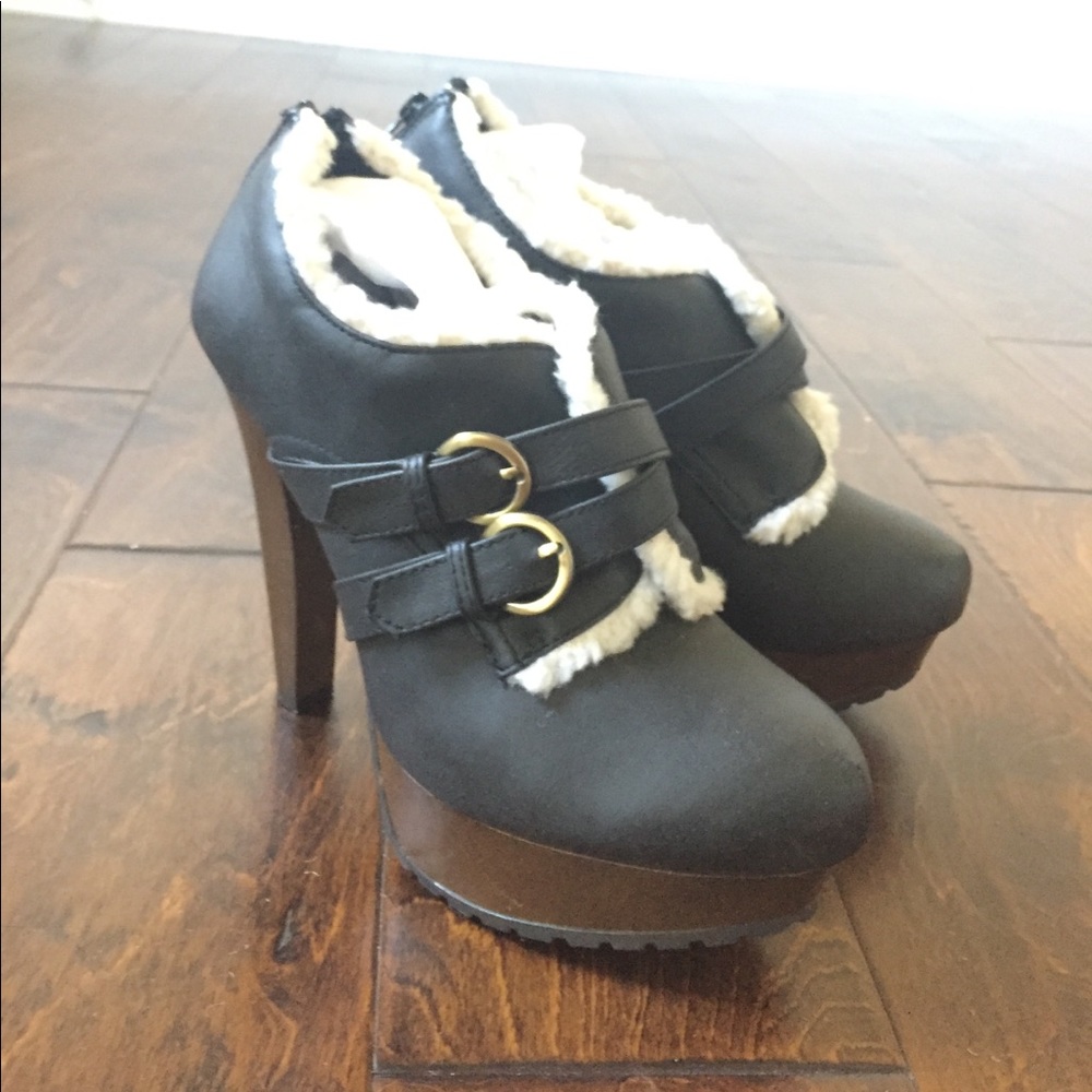 Heeled booties