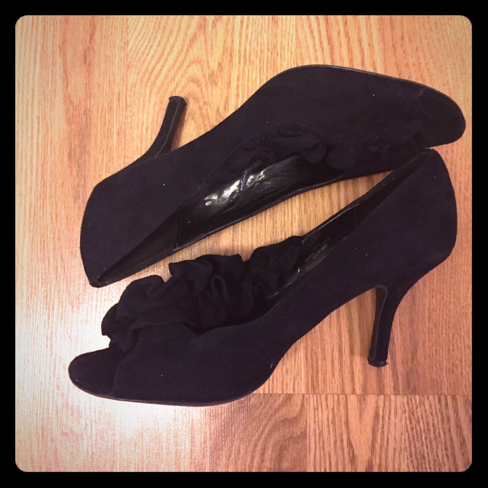 Black suede heels