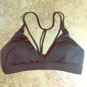 Victoria Sport Strappy Sports Bra