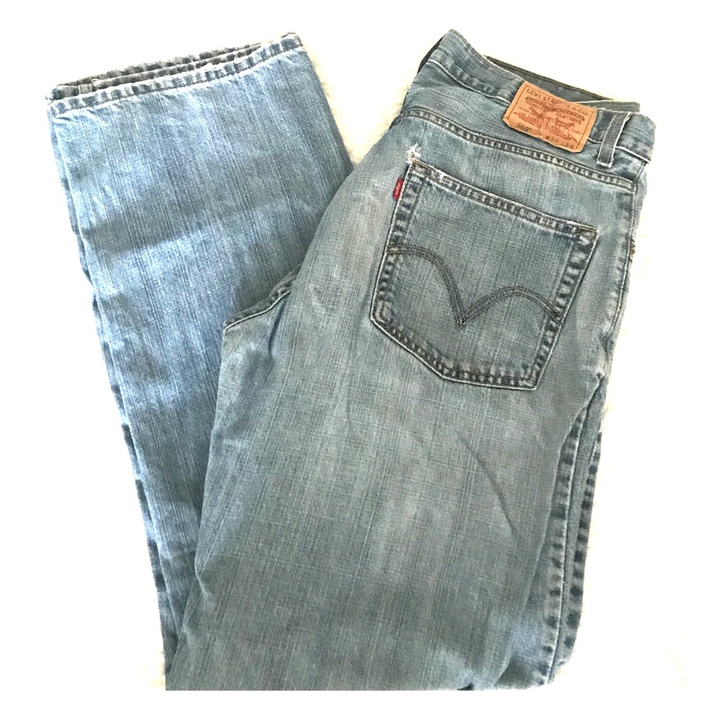 Men's Levi's loose straight light wash jean