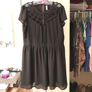XL Slimming Black Dress