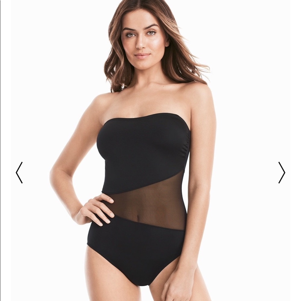 WHITE HOUSE BLACK MARKET one piece swimsuit
