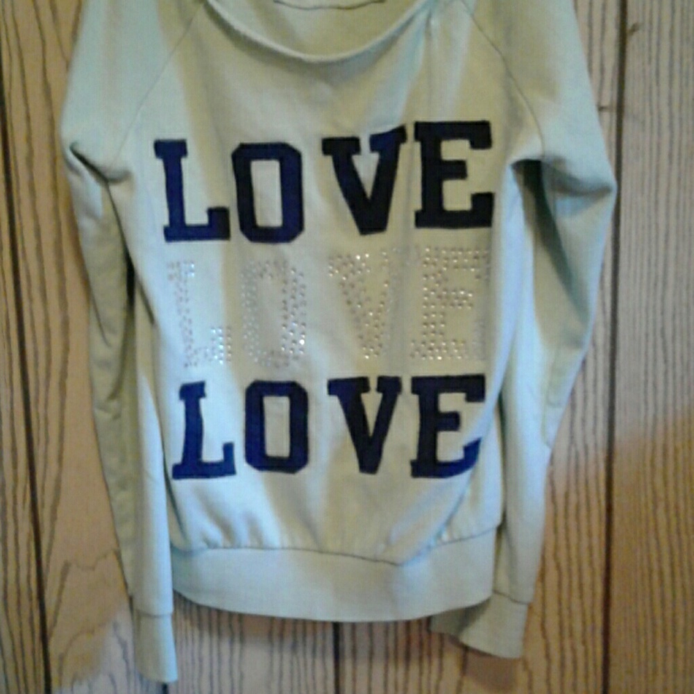 Off shoulder long sleeve shirt