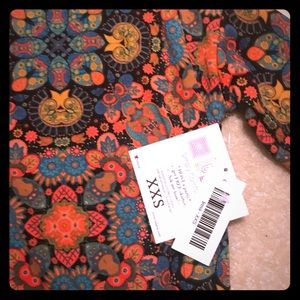 XXS Irma- colorful and hidden lion heads