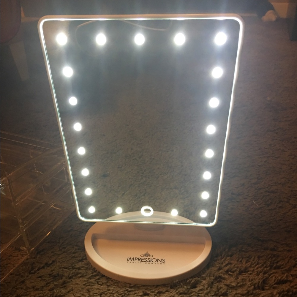 Impressions mirror