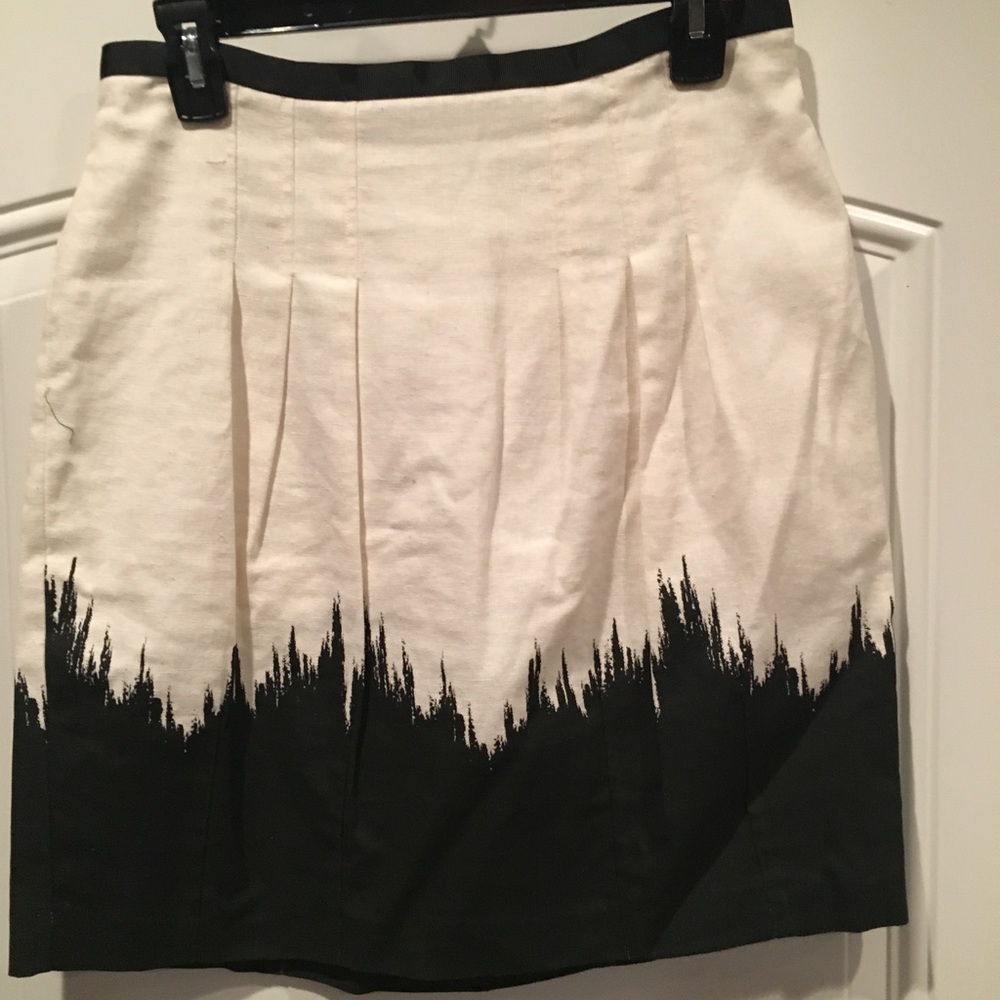 Kensie Black/White Skirt