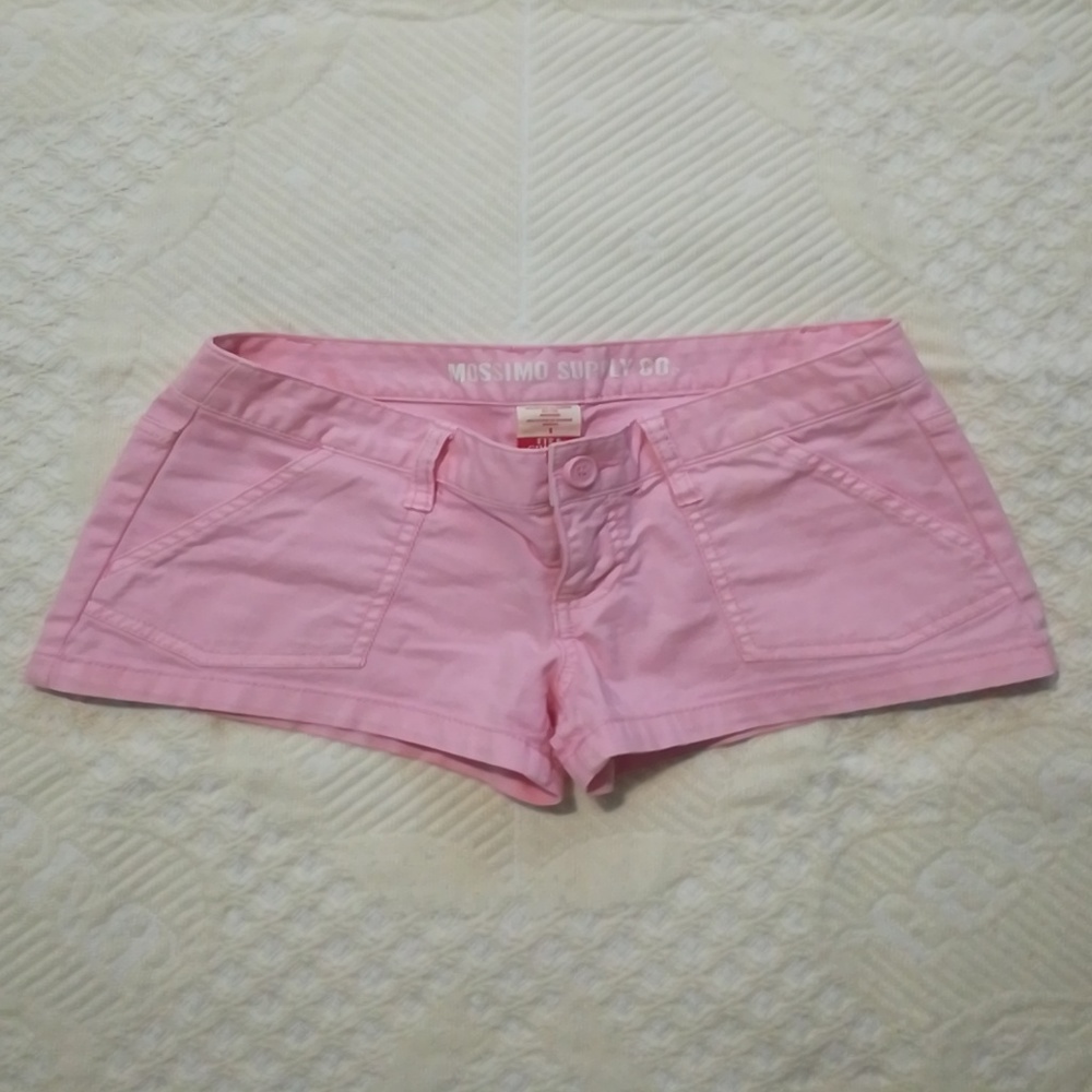 Pink short shorts!
