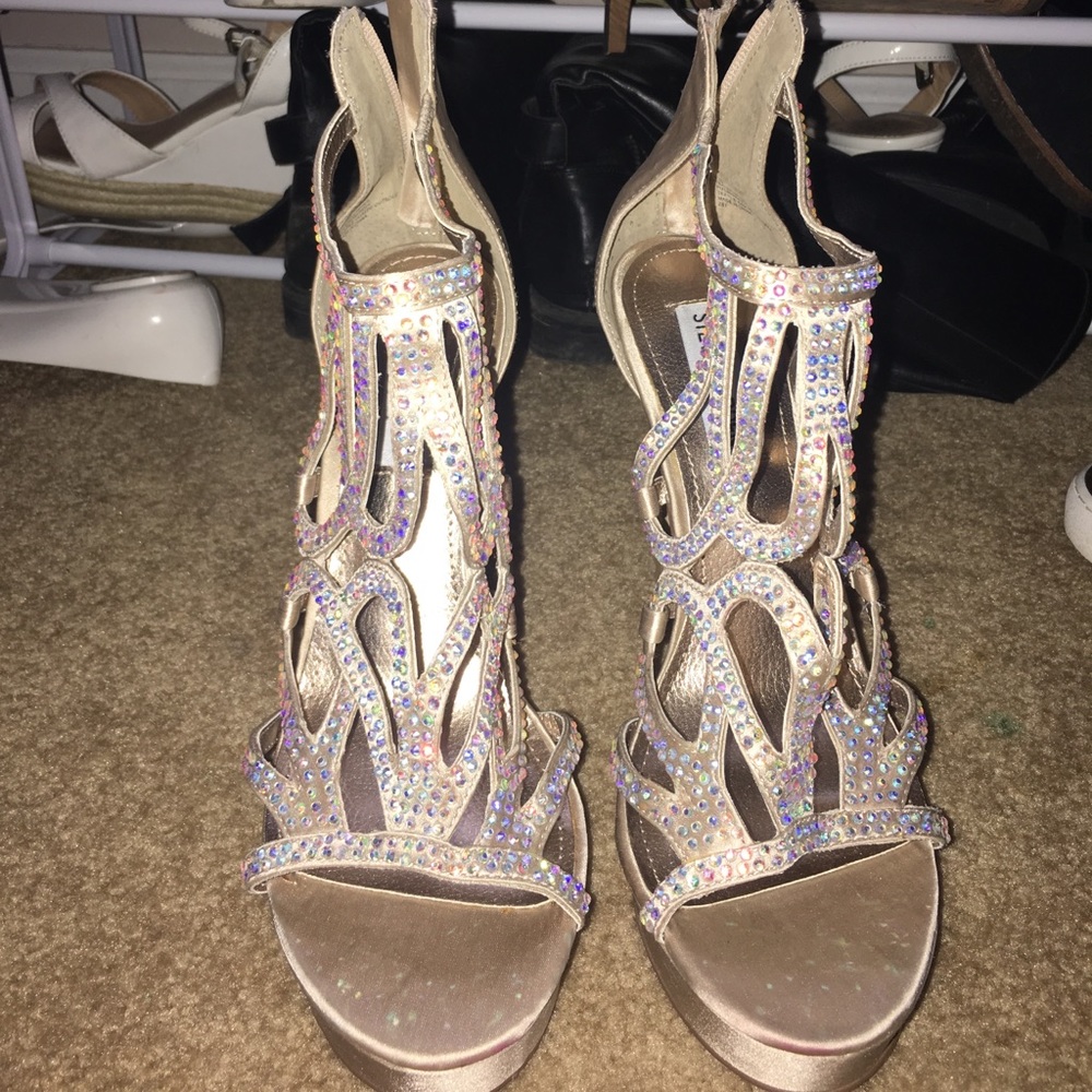 steve madden heals