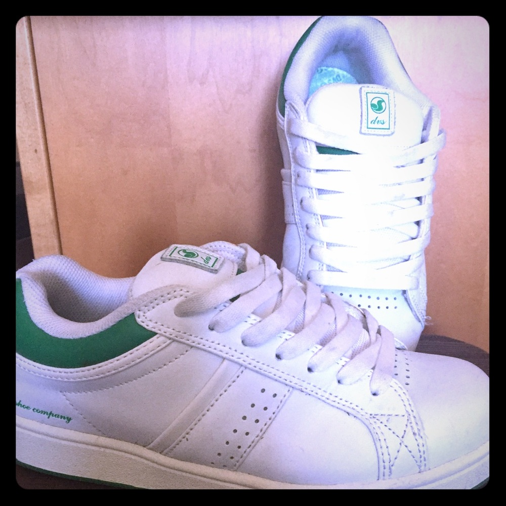 Skate shoes