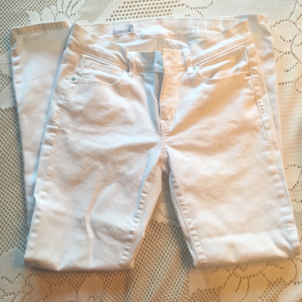 White legging jeans