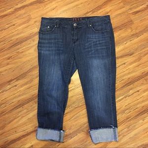 Elle Jean capris in good condition.