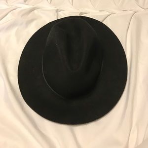 Black felt western style hat