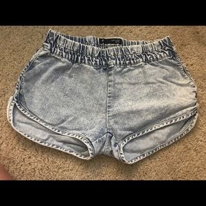 Sporty jean shorts