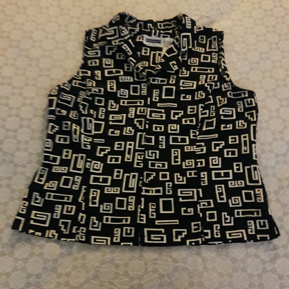 BEAUTIFUL BLACK AND WHITE BLOUSE