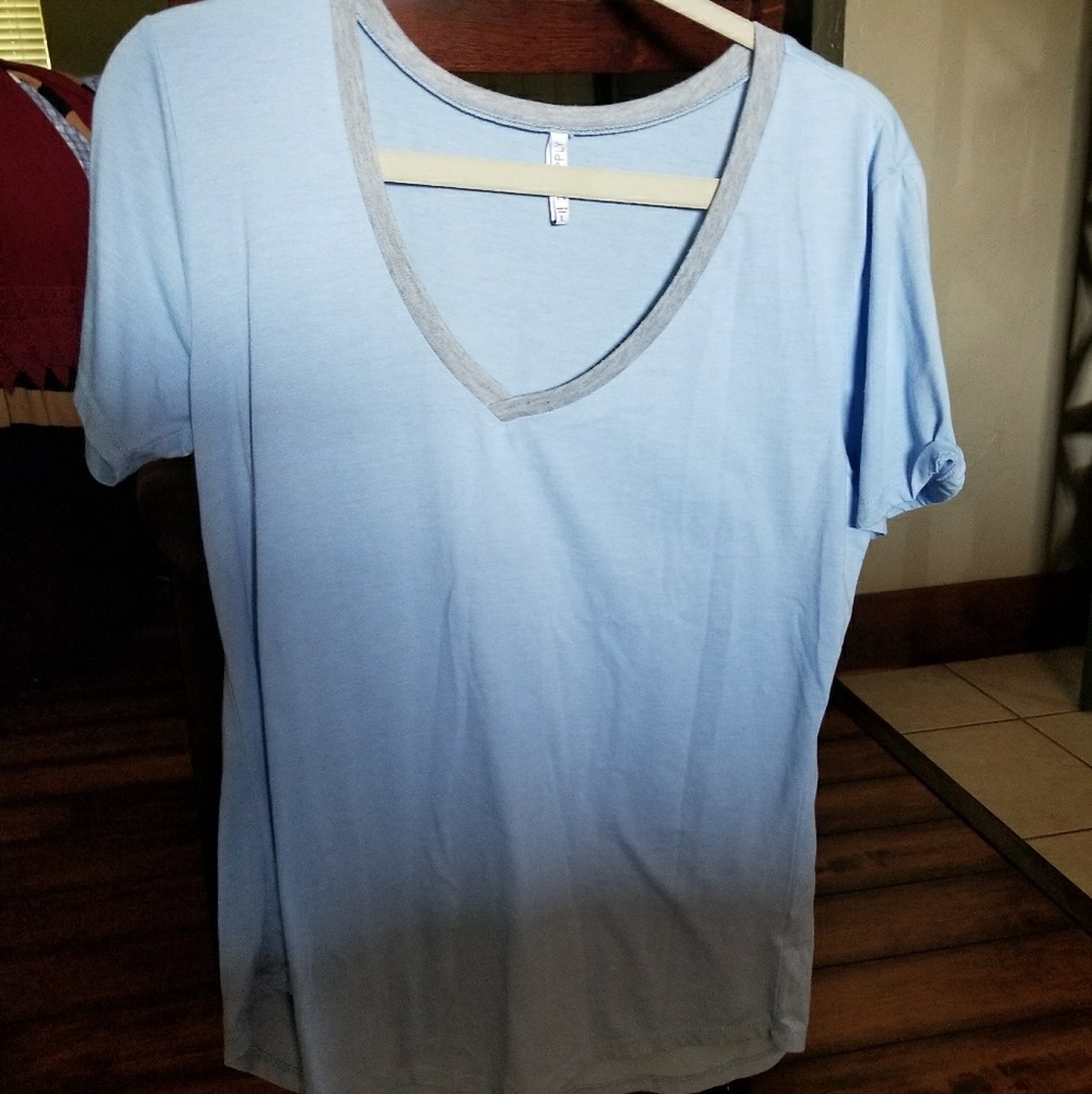 Classic v neck tee