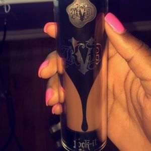 Kay Von D lock it foundation