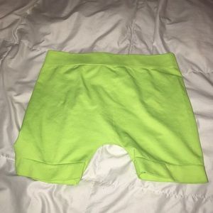 Active wear shorts