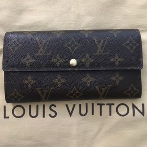 AUTHENTIC Louis Vuitton Monogram Wallet
