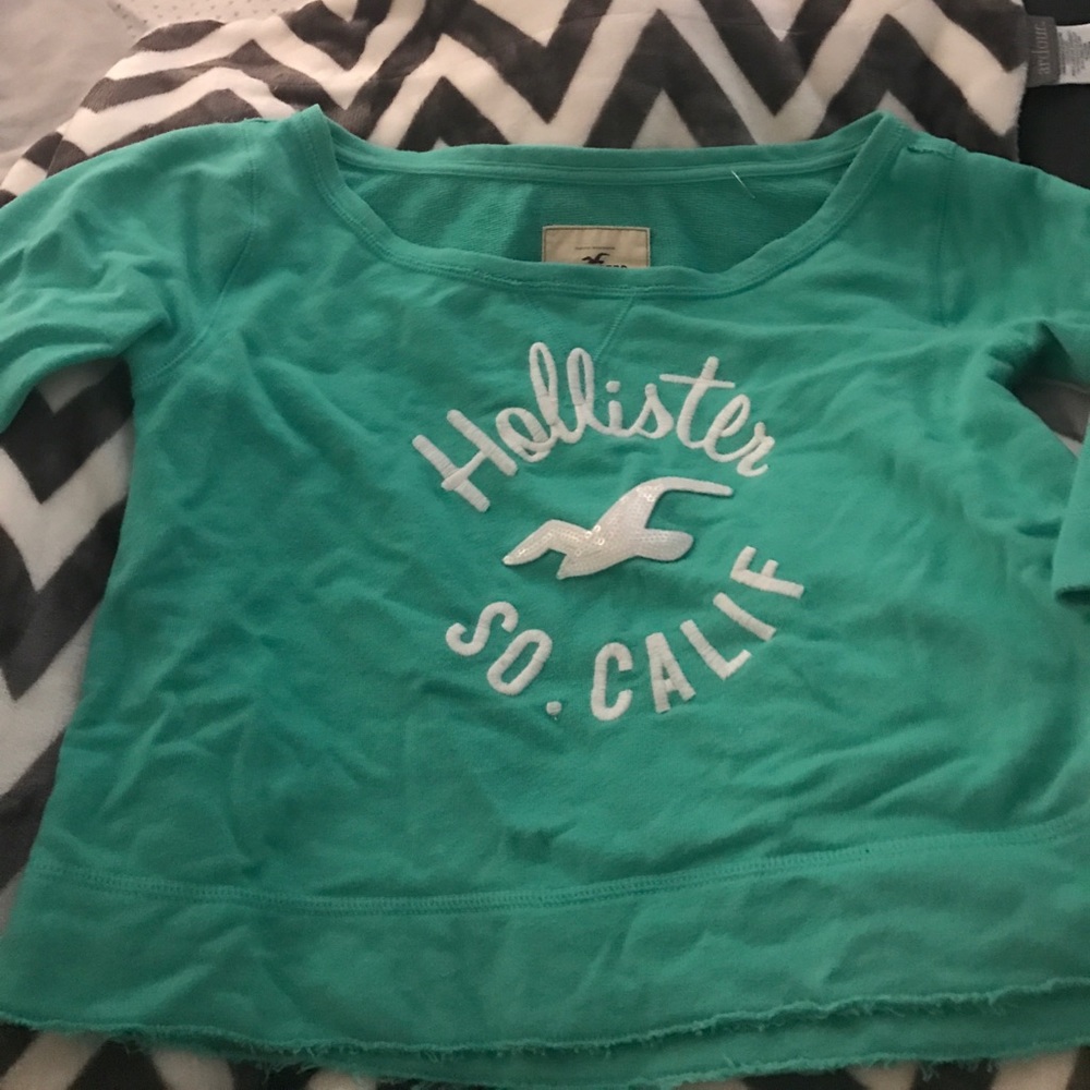 Hollister top