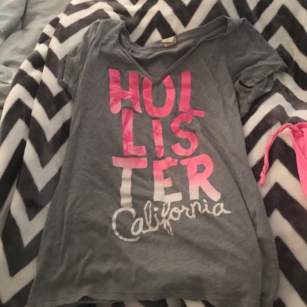 Hollister top