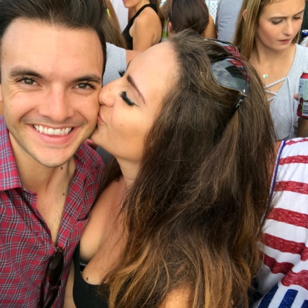 Meet your Posher, Amara