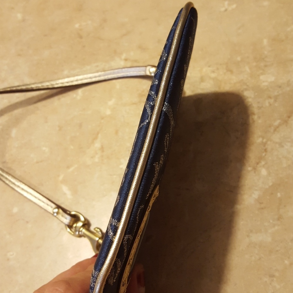 Coach wristlet - Picture 3 of 4