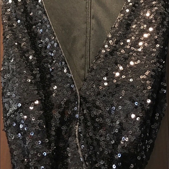 Sequence sleeveless ruffled dress - Picture 3 of 4