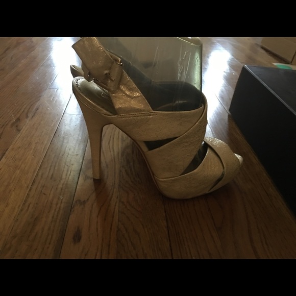 Report Signature Newbury 2 - Picture 5 of 6