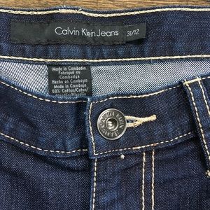 Calvin Klein Dark Wash Skinny 31/12 NWOT