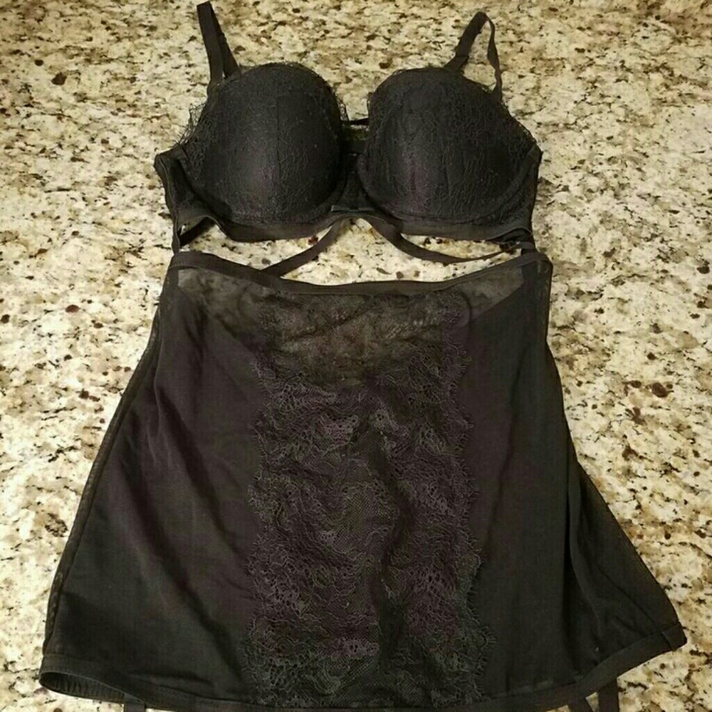 Victoria Secret Black Strappy Body (34B)