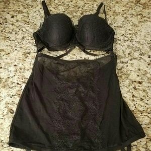 Victoria Secret Black Strappy Body (34B)