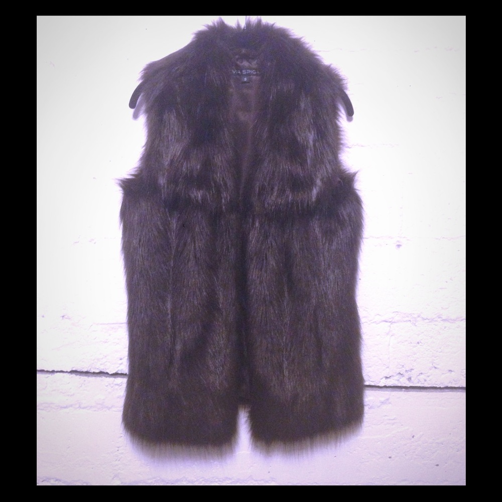 Via Spiga Vest