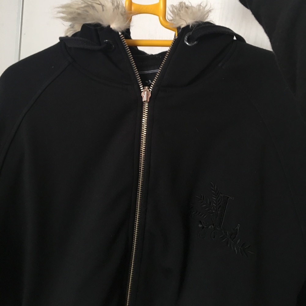 Lrg zip up fur