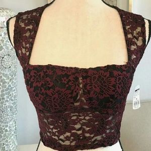 🌷🌺SALE🌼🌻Burgundy Lace Crop Top