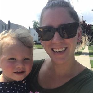 Meet your Posher, Alyson