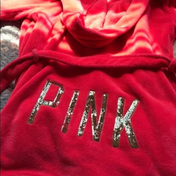 VS PINK ROBE - Picture 2 of 3