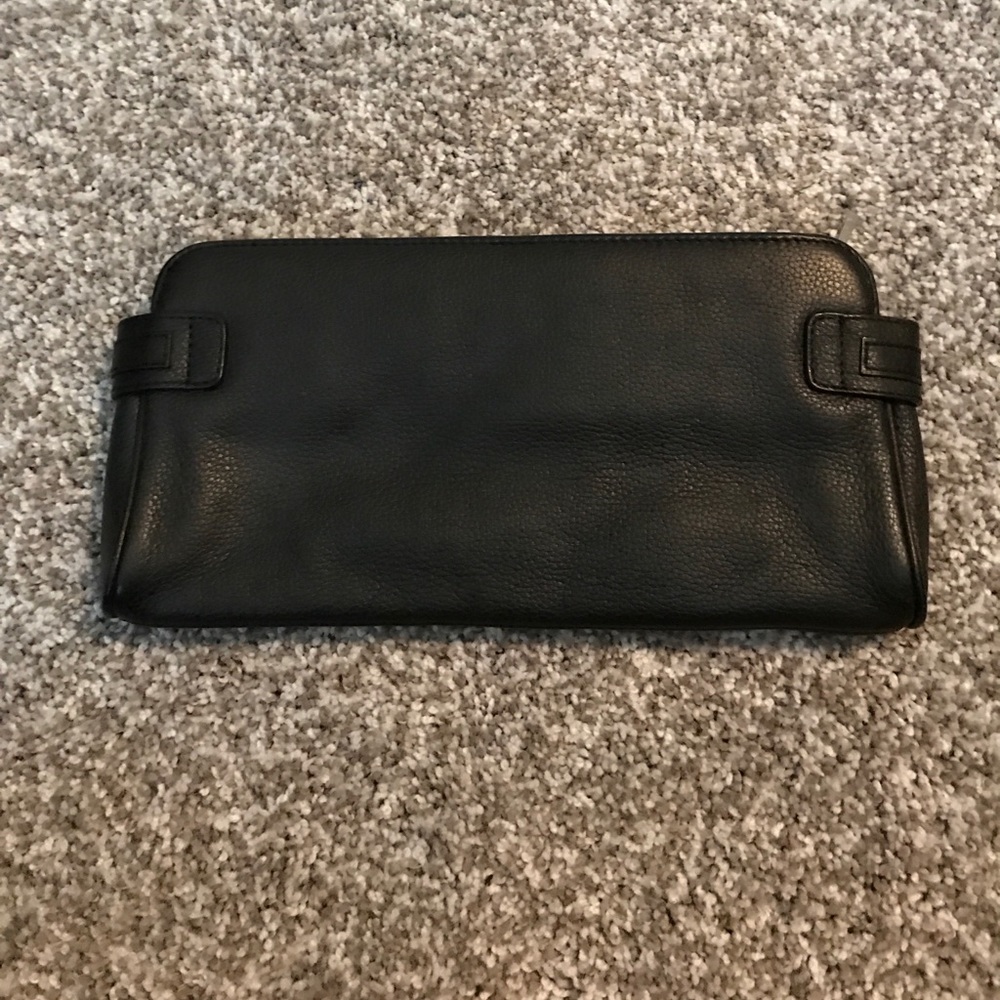 •Express Clutch• - Picture 2 of 3