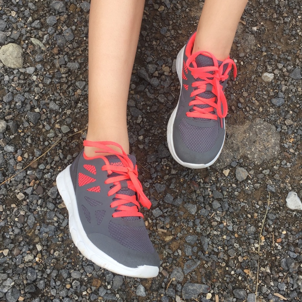 Danskin Now Tennis Shoes