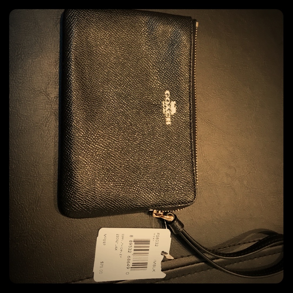 Coach crossgrain leather black wristlet, new