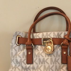 Great condition MK purse✨