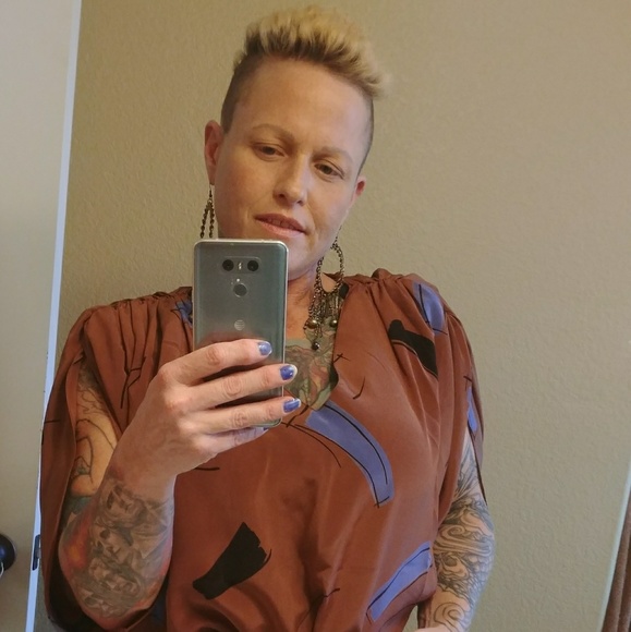 Meet your Posher, Sarah - Picture 2 of 7