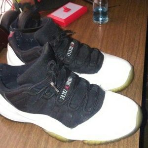 Jordan Retro 11s Tuxedo