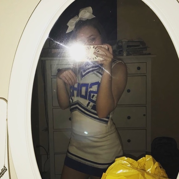 Meet your Posher, Isabella - Picture 1 of 1