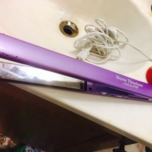 Nano titanium babyliss pro hair straightener