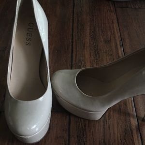 guess nude pumps