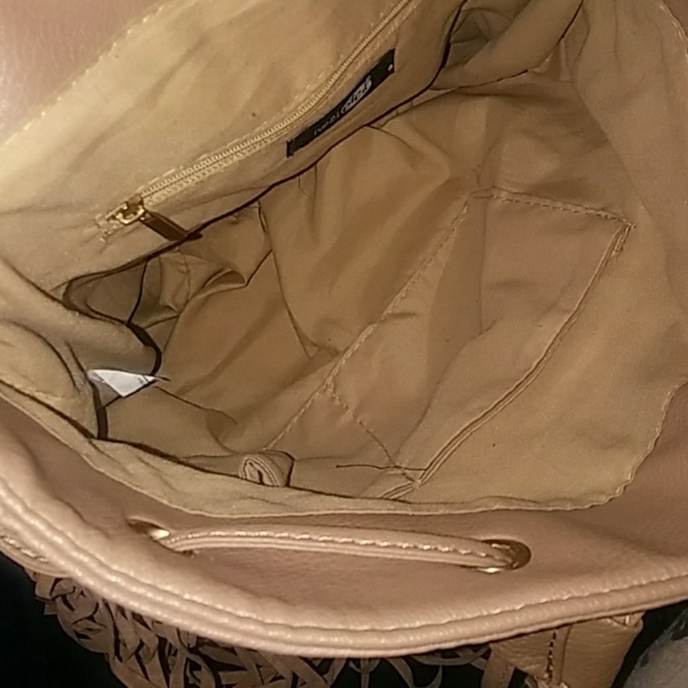 Backpack - Picture 3 of 3