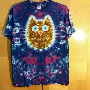 Funny cute tie-dyed owl t-shirt