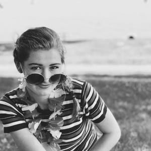 Meet your Posher, Lily